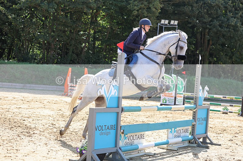 3E7A1040 - Class 4: Senior British Novice/90cm open