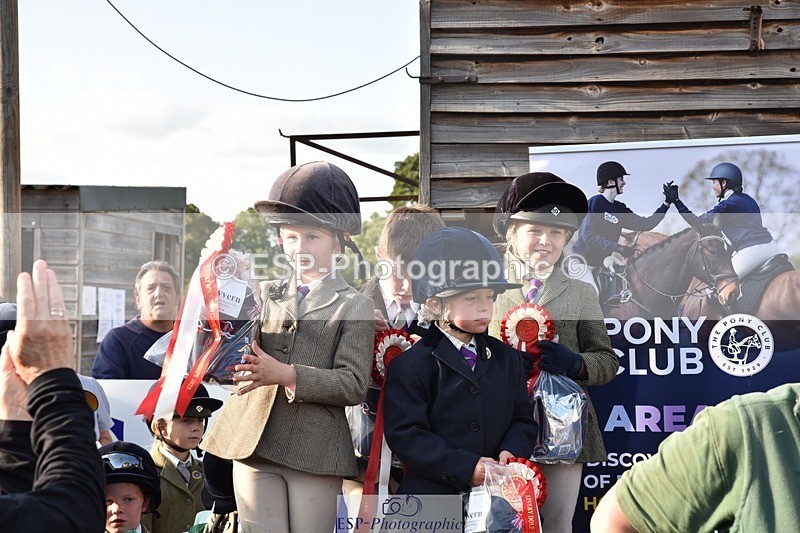 230824-181330-07023 - Thursday 40 and 50cm Presentations