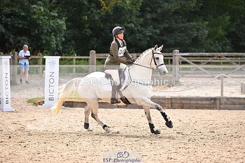 250802A-151728-06238 - G-310-Laura.Pitman-CARROW.IROKO