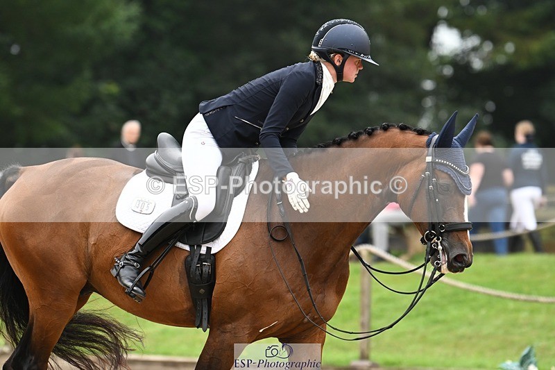 240811-115402-05646 - 305-Emily.Coller-Iondale