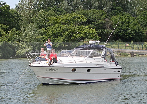 100613 AURORA IMG_2027 - Motorboats - Open