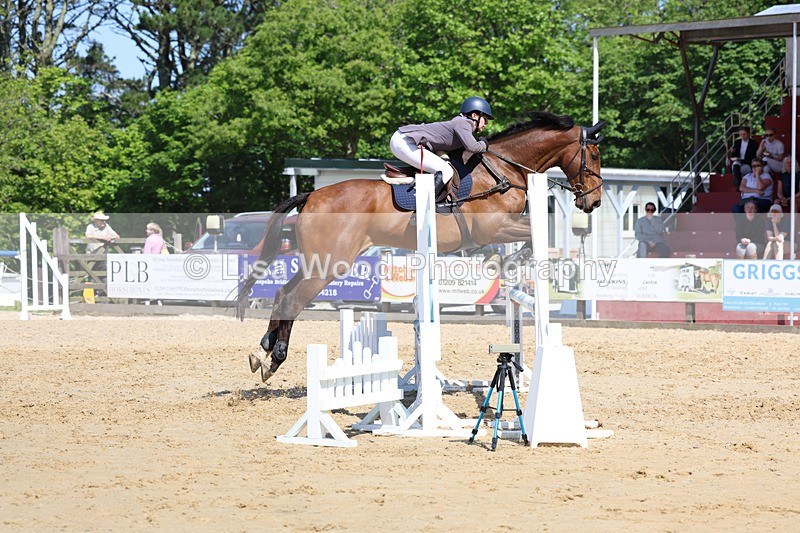 3E7A5697 - Class 4: Senior BN/90cm open