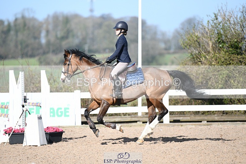 250330-103045-06139 - Cls 32 British Novice and 90cm