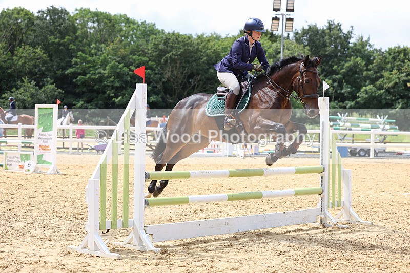 3E7A9934 - Class 9: Senior British Novice/90cm open