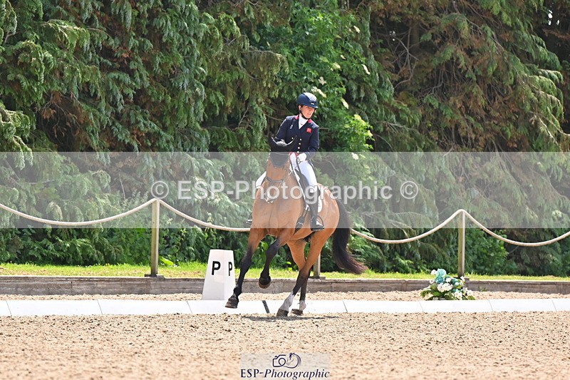 250523A-122714-06537 - D-468-Laura.Collett-LONDON.52