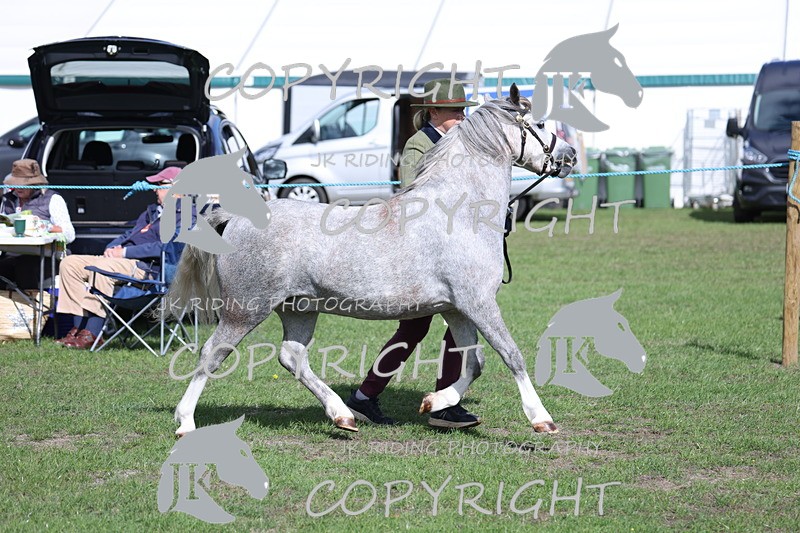 APP_2778 - Class 10a/b M&M in hand