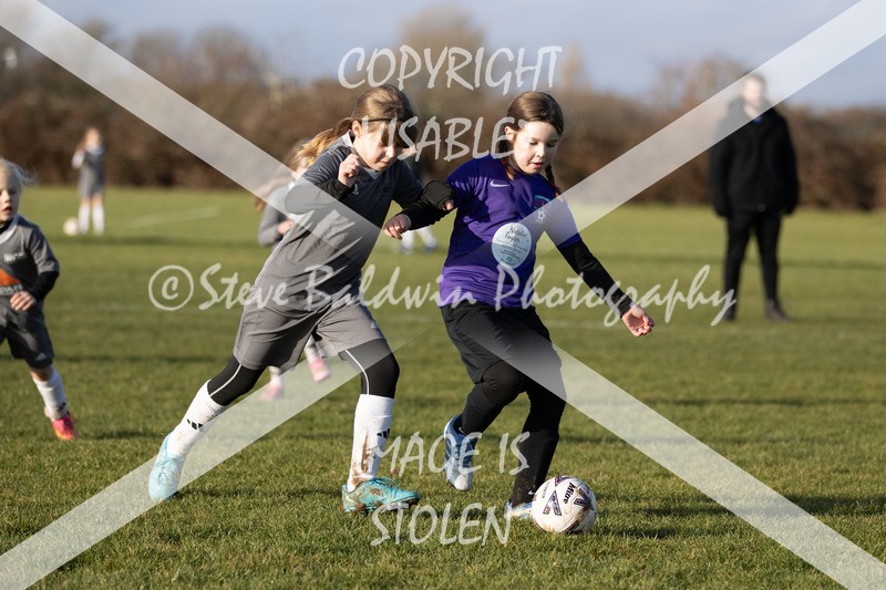 1DX30575 - 2026-01-17 FC Abbey Meads U9 Purple Girls V Develop FC U9 Girls