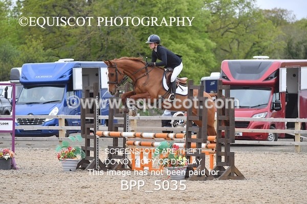 BPP_5035 - CLASS 24 SUN Senior BritiNovice/ 90cm Open