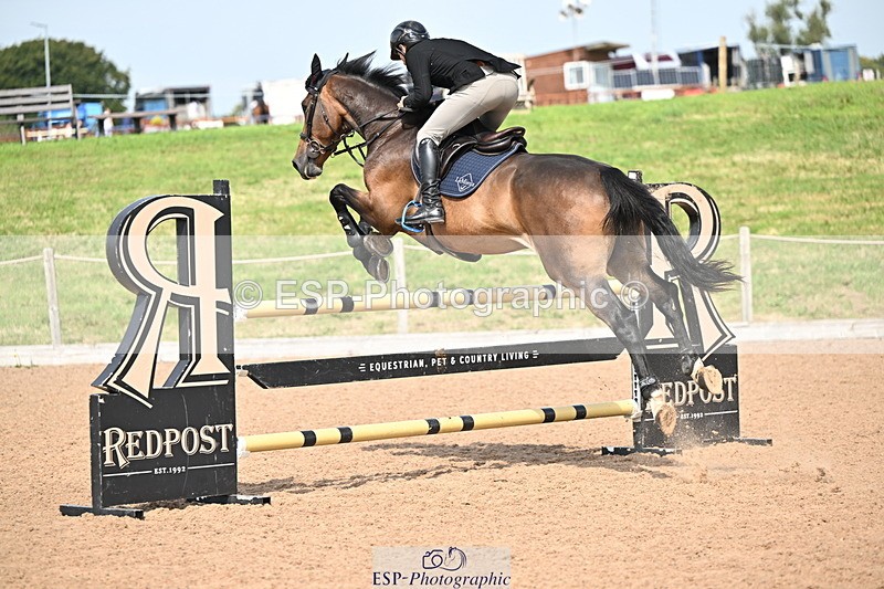 240828A-140355-00780 - Cls 4 Snr Newcomers and 1.10m Open