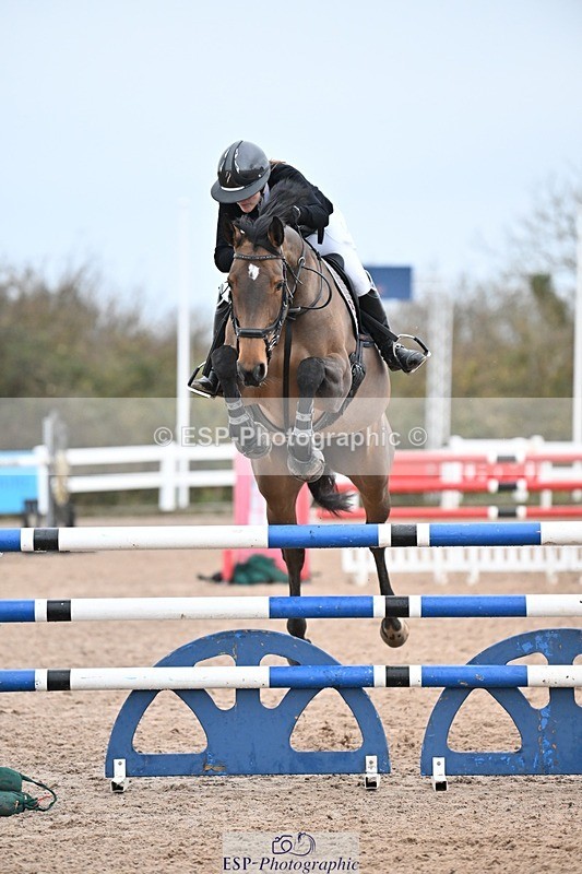 241206-140927-01058 - Cls 6 Foxhunter and 1.20m Open