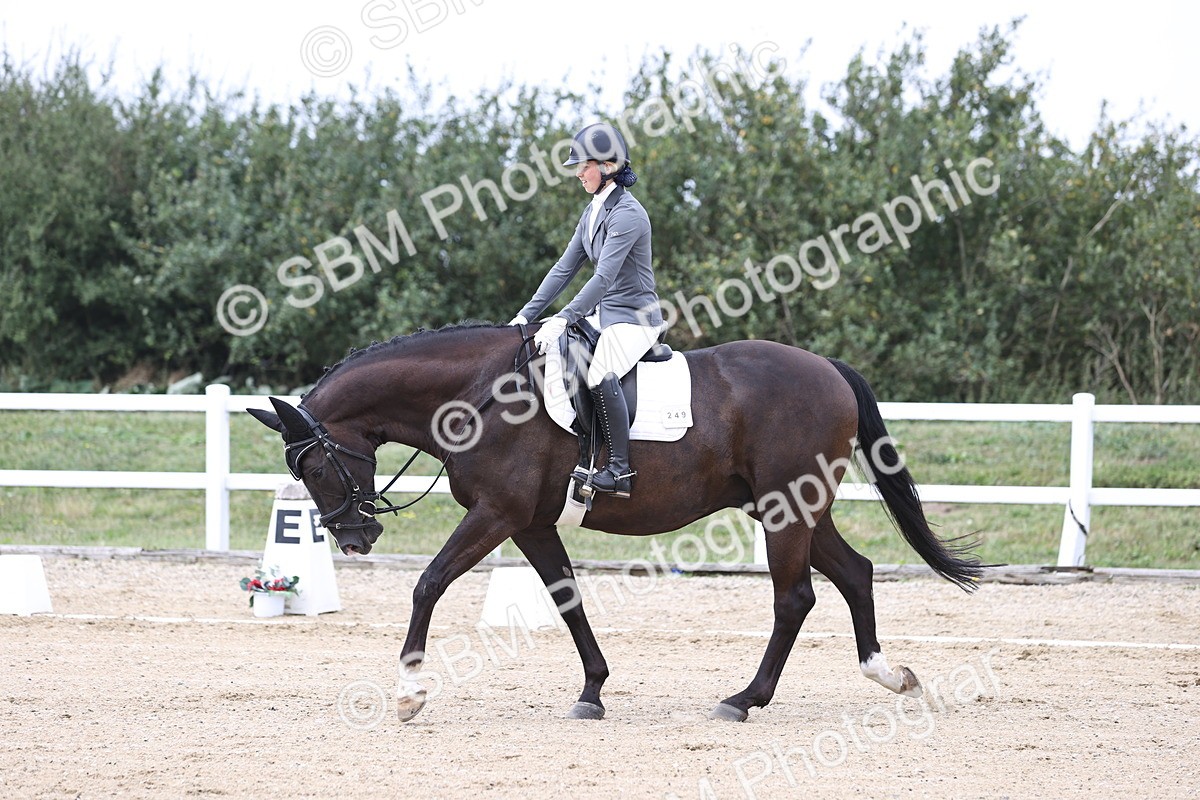 SBM_017545 - Class 14 - Novice 23 - 13.52-14.55