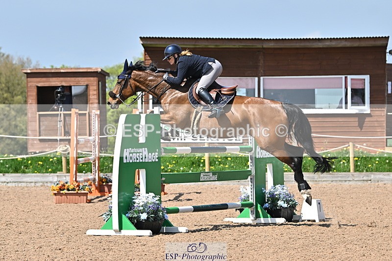 240509A-112625-01164 - Cls 9 Snr 1.20m Open