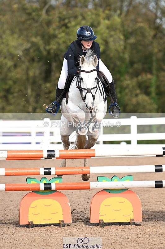 241026A-125914-00941 - SAT Cls 10 Pony Foxhunter and 1.10m Open