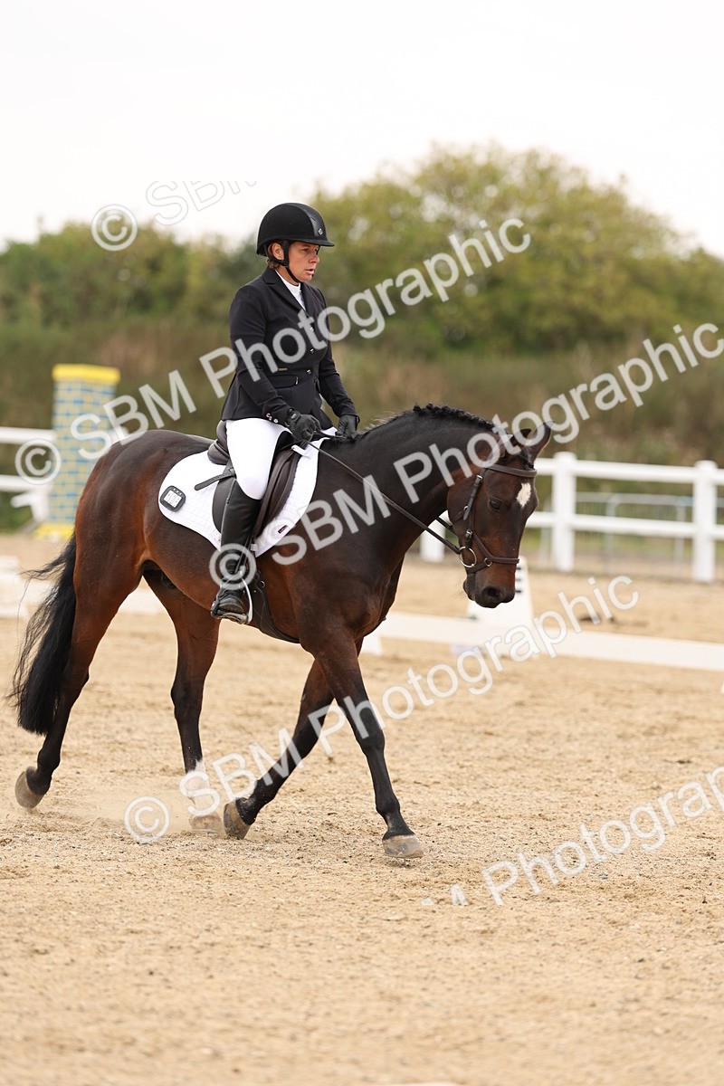SBM_01712 - Class 9 - Novice 27 Champs