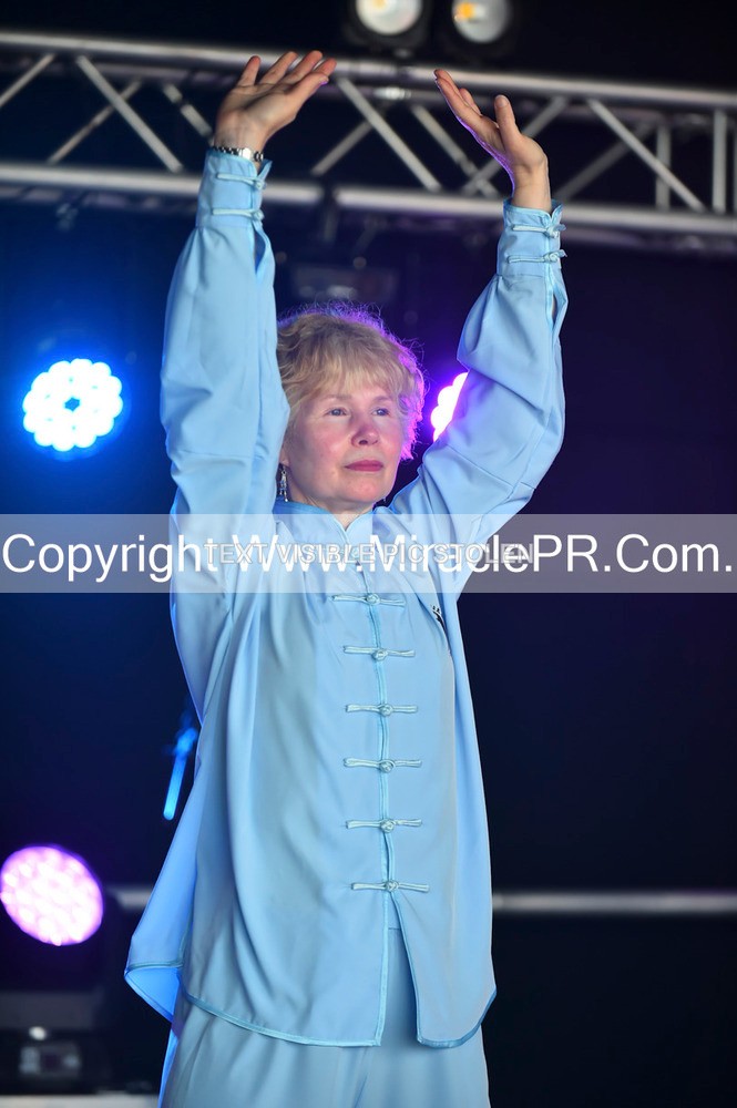 SH4_1347 - Tai Chi with Lisa Kay.