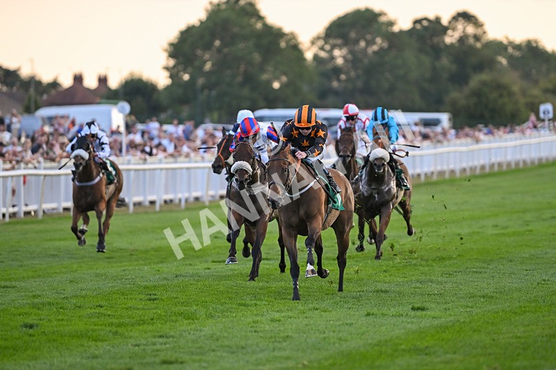 150825-Race 3-South Parade-2690 - Race 3