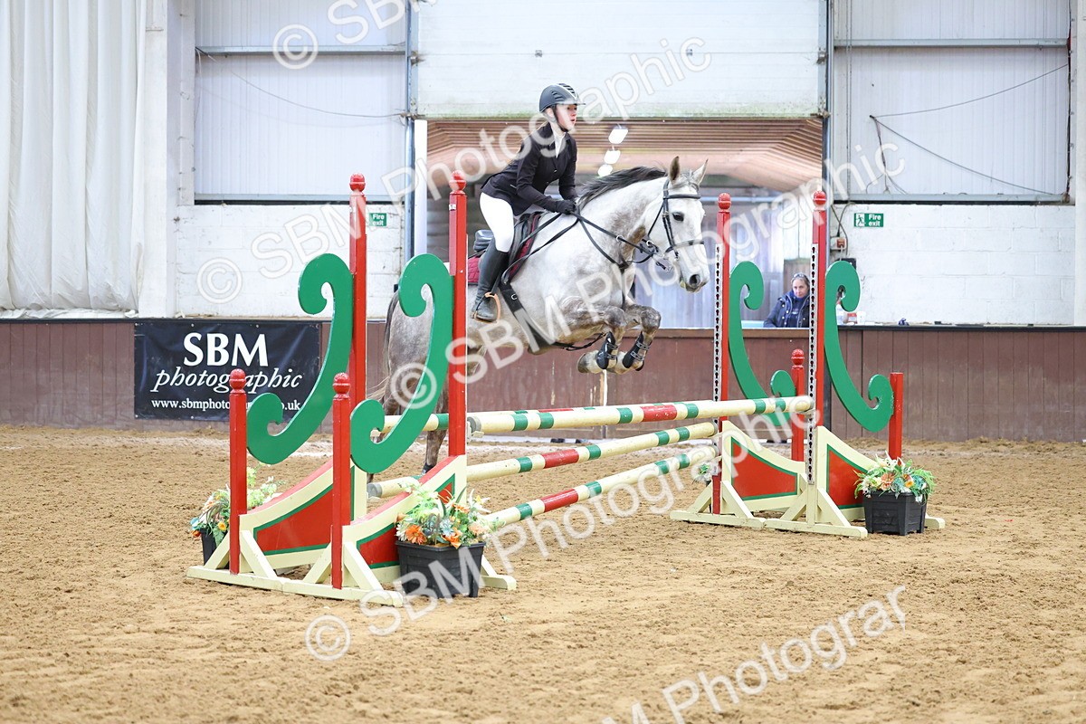 SBM_009725 - Class 20 - Senior British Novice/ 90cm Open - First Round (0.90m)
