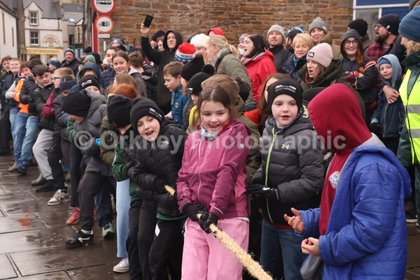 DAD_1963 - Stromness Yule Log Pull
