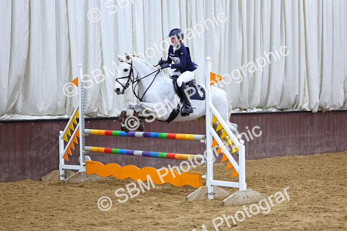 SBM_002790 - Class 6 - Holly & Ivy Stakes - 90cm