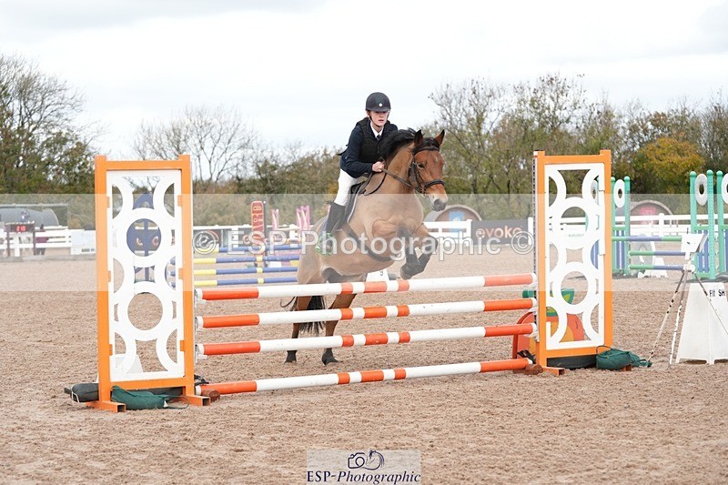 251026-122258-02371 - Cls 4 Pony Winter Novice + 80cm Open
