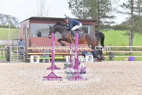 BPP_0445 - CLASS 4 FRI Senior Newcomers/ 1.10m Open