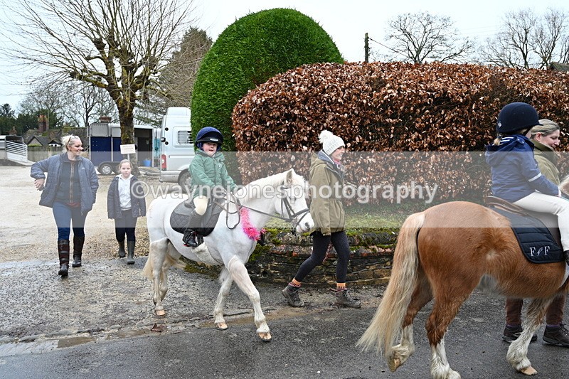 WJ7_9343 - Walk out..