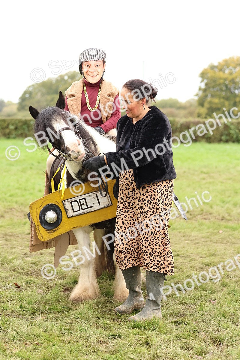 SBM_61663 - S37a - Fancy Dress Showing
