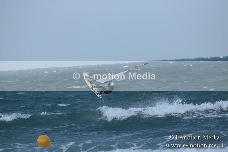 WS 020413-213 - Windsurfing