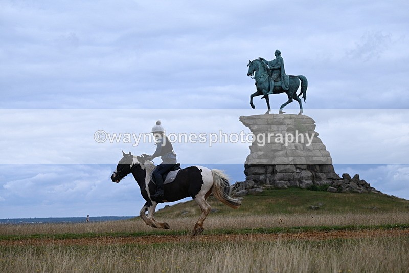 DSC_6483 - Time at Statue 12:17 to 12:44