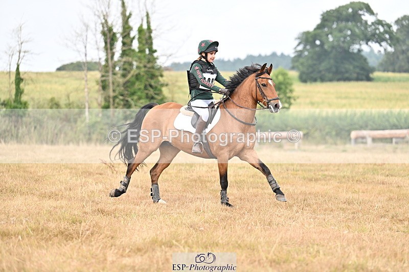 250824A-113919-35232 - 2002-Florence.Dovey-Moneyhills.Pageant