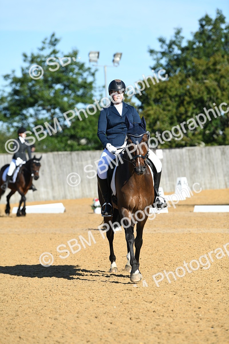 SBM_16166 - D4 - Small Tour Championship - Intro B