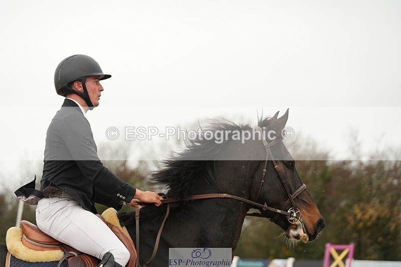 251109-114349-03615 - Cls 20 Newcomers and 1.10m Open