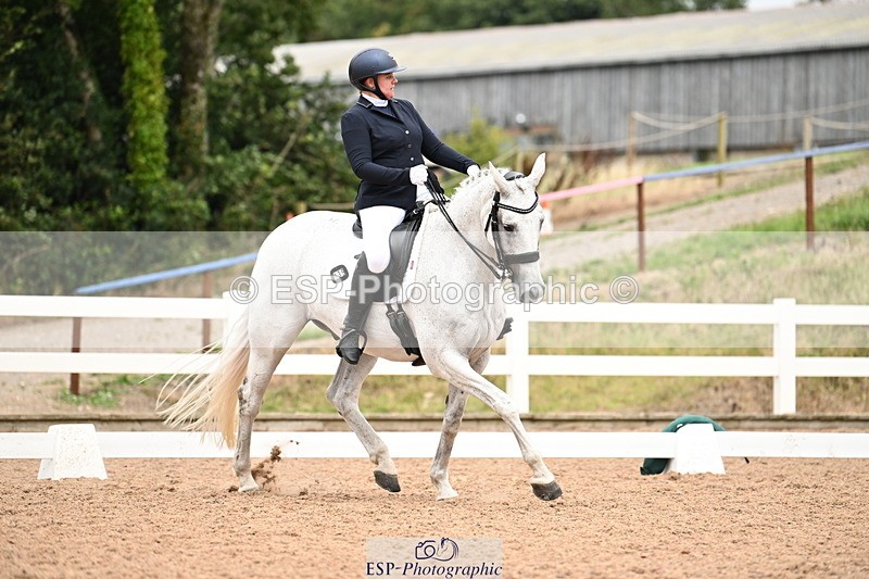 240815A-140350-01939 - 139-Chloe.Makepeace-Beechfield.Diamond