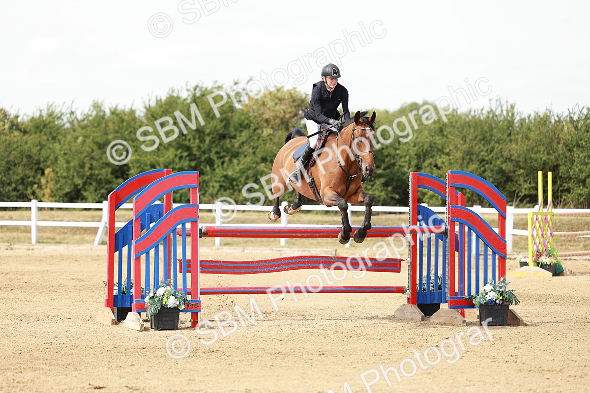 SBM_008070 - Class 4 - Senior Foxhunter - 1.20m Open