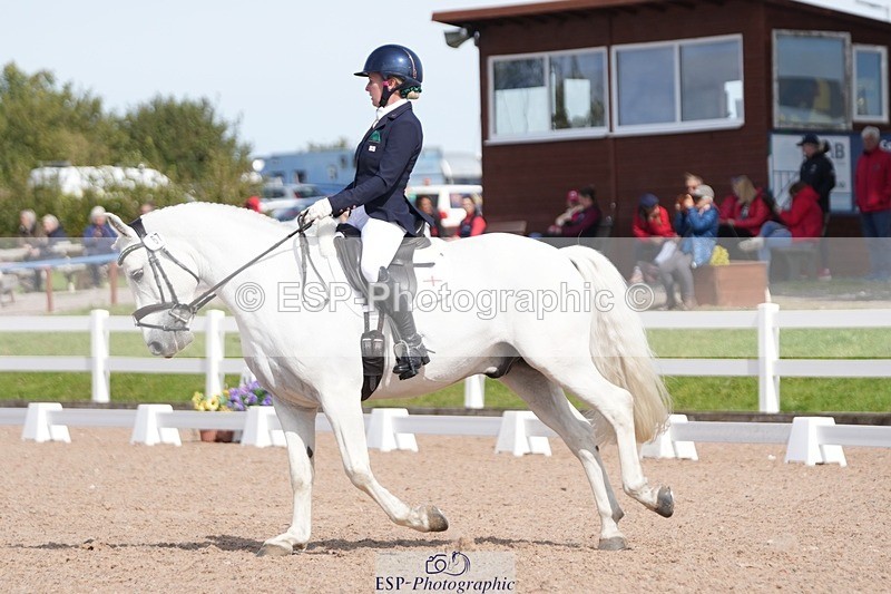 250906-135808-03819 - 067-Laura.PercyConobola.Cascade