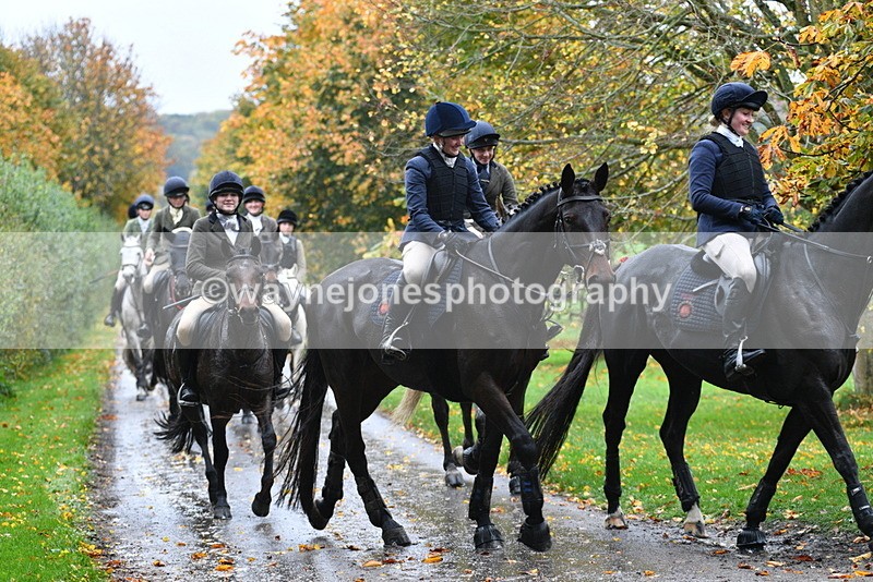 WJ5_6340 - B&B walk back for Hunt Tea !