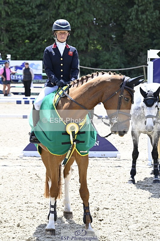 250525A-131551-17587 - Presentations Section B CCI 3 Star Long