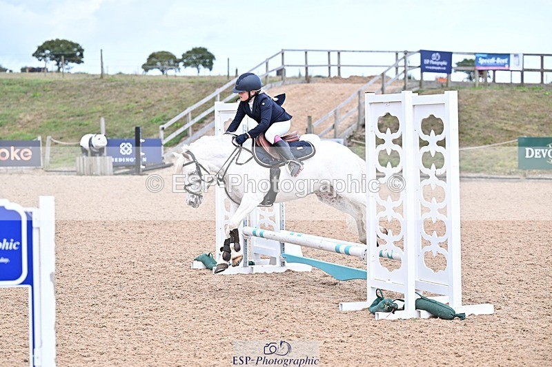 250826-154024-00158 - Clear Round and 60cm