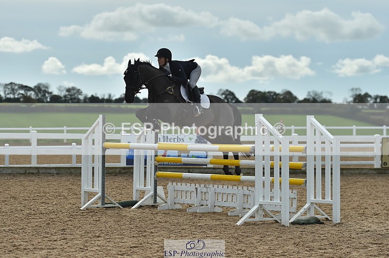 231111A-121834-01799 - Cls 12 Newcomers & 1.10m Open