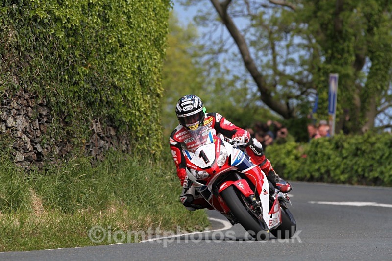 John McGuinness - RST Superbike Race