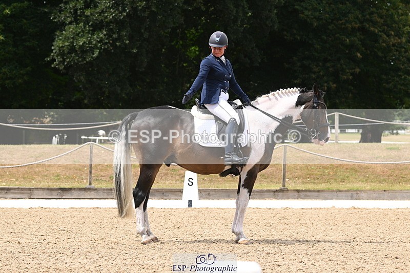 250720A-124122-10451 - 164-Dominique.Kinnaird-Perry-Pallas.Vanquish