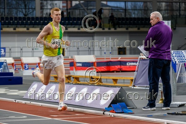 AgeInd25SUN-915834 - Track Male