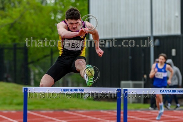 Opener25-923920 - Track Male