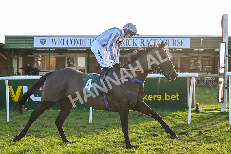 250225-Race 4-Master Breffni-8220 - Race 4