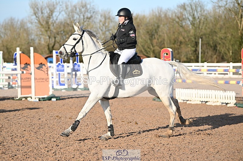 231210A-132526-02583 - Cls 20 Newcomers & 1.10m Open