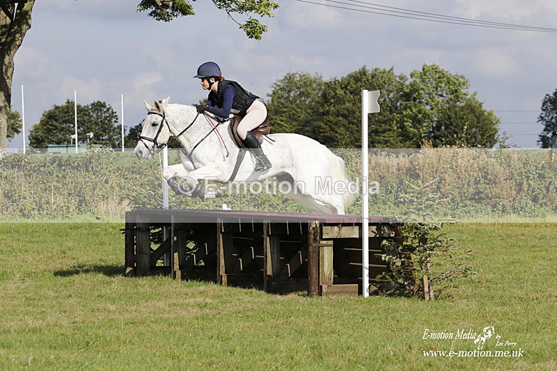  WWHT 171021 3320 - Intermediate (0.90m)  17/10/21