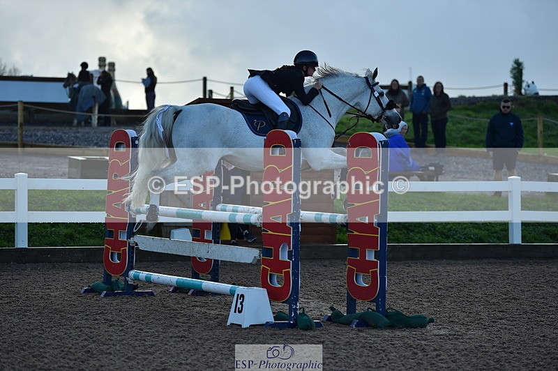 231028A-092114-00100 - Cls 9+10 Children on Horses