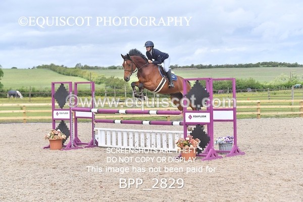 BPP_2829 - SUN CLASS 18 Senior Newcomers/ 1.10m Open