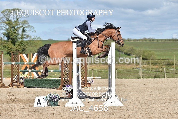 JAC_4658 - CLASS 11 SAT Andrew Hamilton Coach, RHS Foxhunter Championship Qualifier