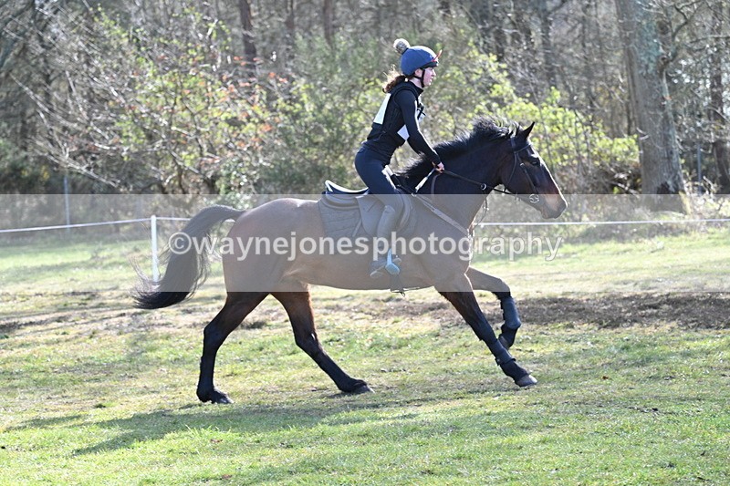 WJ7_0009 - Time 10:13 to 10:38 Times at the Fence